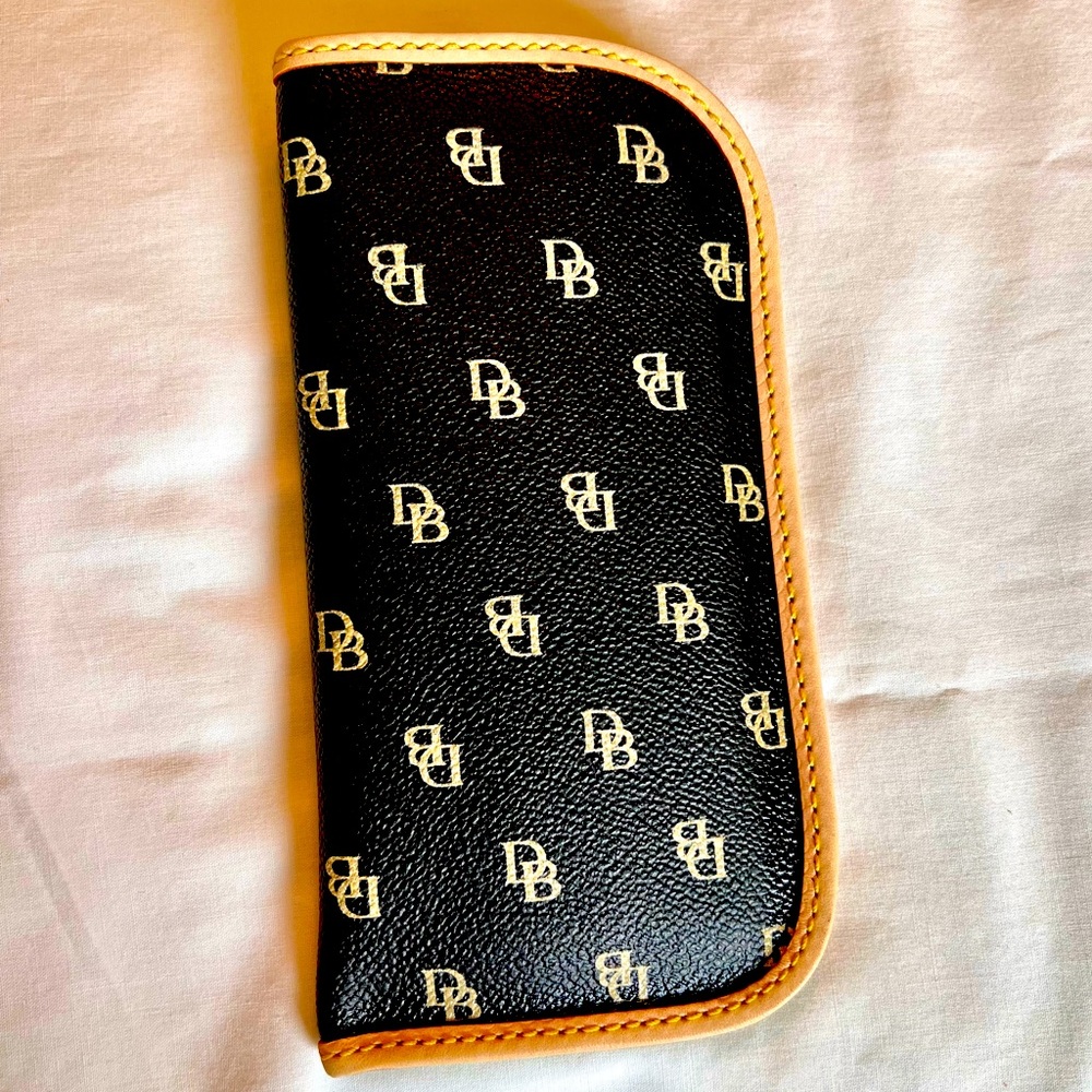 Dooney & Bourke Eye or Sun Glasses Case Saffiano Logo Leather EUC